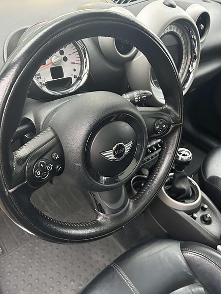 MINI Cooper S 6 of 30