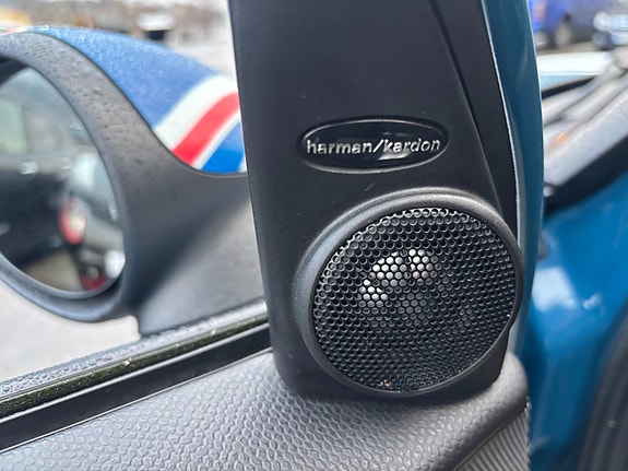 MINI Cooper S 21 of 30