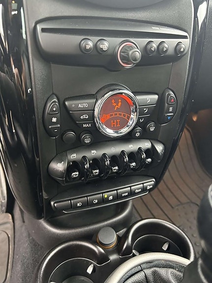 MINI Cooper S 8 of 30