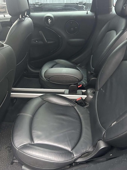 MINI Cooper S 10 of 30