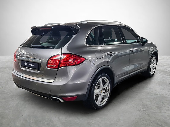 Porsche Cayenne 5 of 5