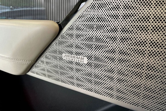 Land Rover Range Rover Velar 14 of 30