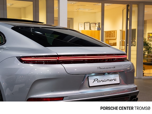Porsche Panamera 14 of 30