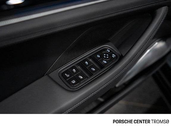 Porsche Panamera 22 of 30