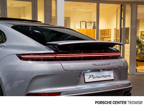 Porsche Panamera 13 of 30