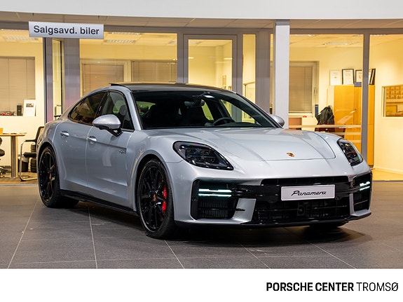 Porsche Panamera 4 of 5