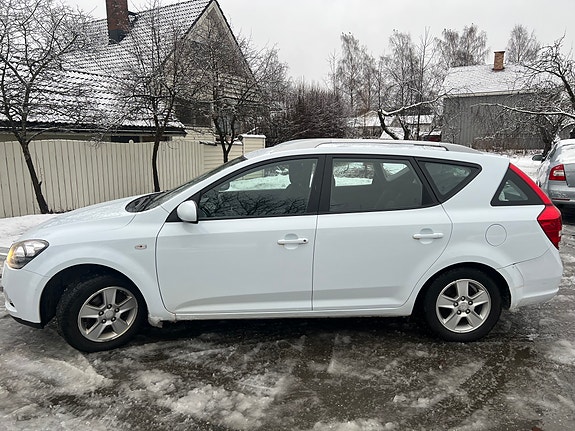Kia Ceed 3 of 5