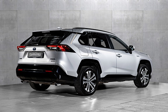 Toyota RAV4 Plug-in Hybrid 5 of 24