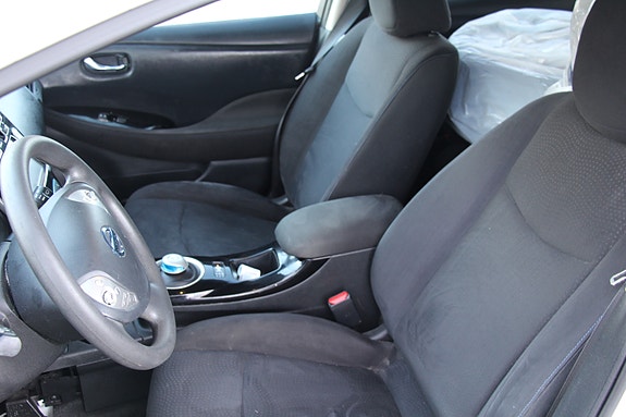 Nissan Leaf 9 of 21
