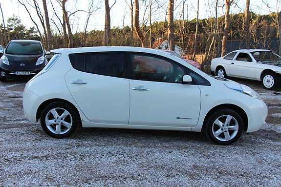 Nissan Leaf 3 of 21