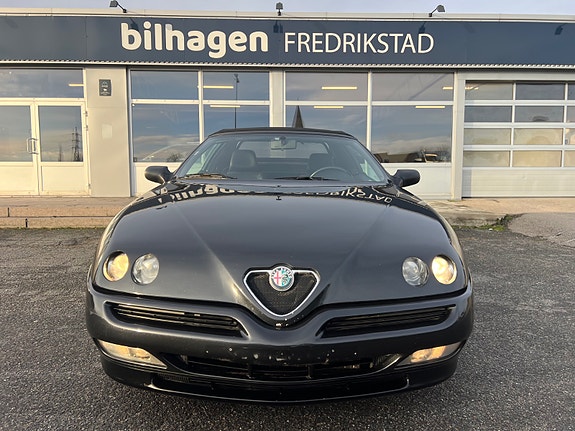 Alfa Romeo Spider 4 of 5