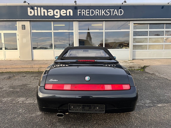 Alfa Romeo Spider 7 of 12