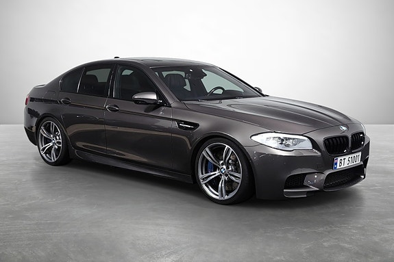 BMW M5 4 of 5