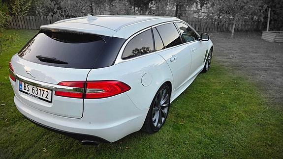 Jaguar XF 10 of 30