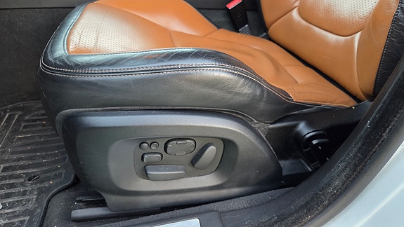 Jaguar XF 28 of 30