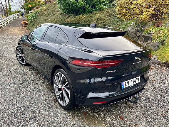 Jaguar I-PACE 18 of 23