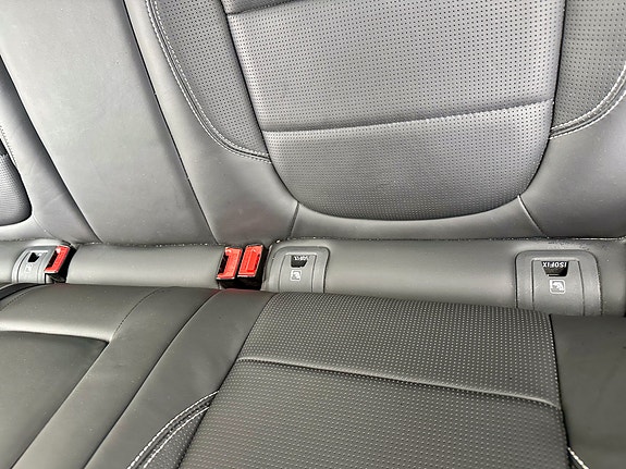 Jaguar I-PACE 16 of 23