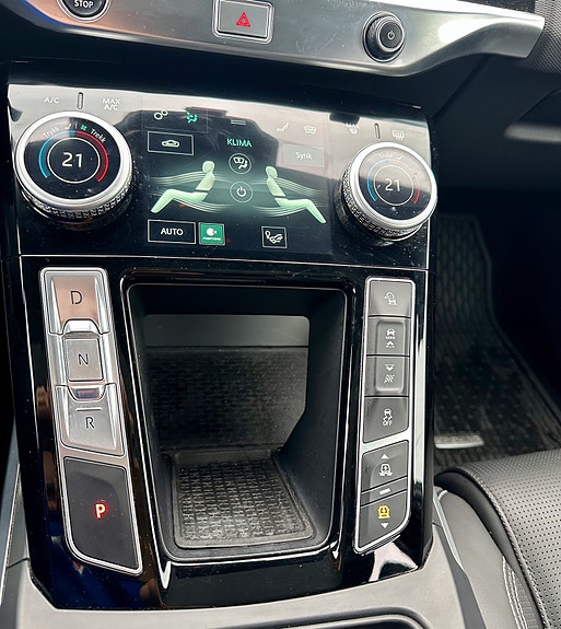 Jaguar I-PACE 7 of 23