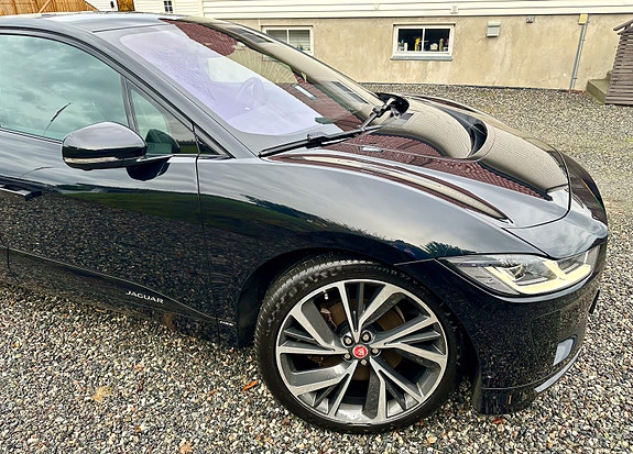 Jaguar I-PACE 3 of 23