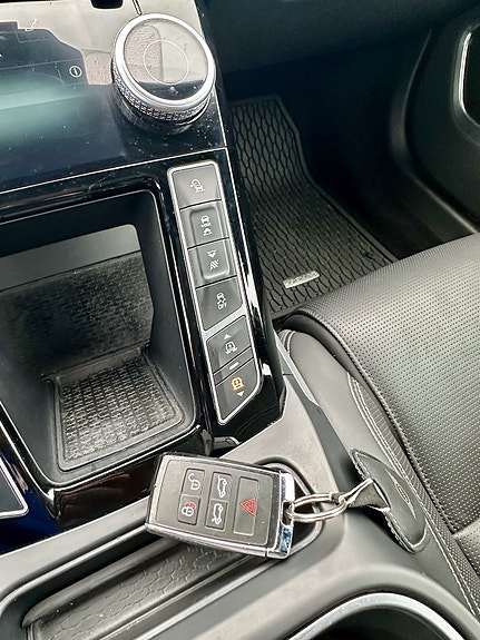 Jaguar I-PACE 12 of 23