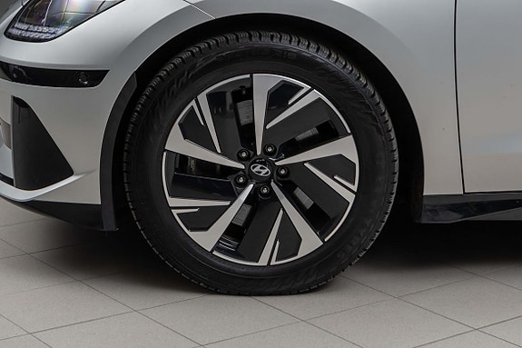 Hyundai Ioniq 6 3 of 5