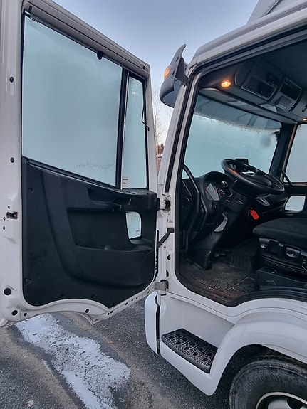 Iveco Eurocargo 7 of 9