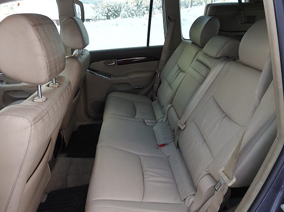 Toyota Land Cruiser 4 of 5