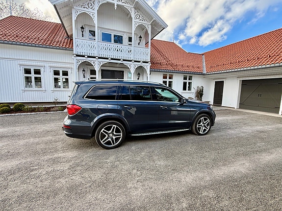 Mercedes-Benz GL350 4 of 5