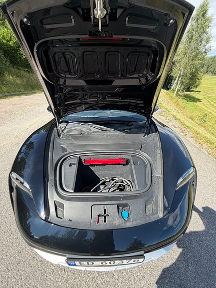 Porsche Taycan Cross Turismo 8 of 10