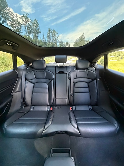 Porsche Taycan Cross Turismo 10 of 10