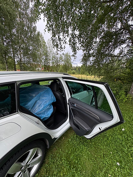 Volkswagen Golf VII 18 of 22