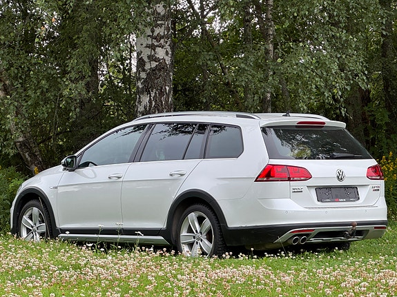 Volkswagen Golf VII 10 of 22