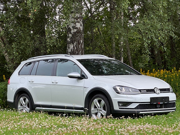 Volkswagen Golf VII 2 of 5