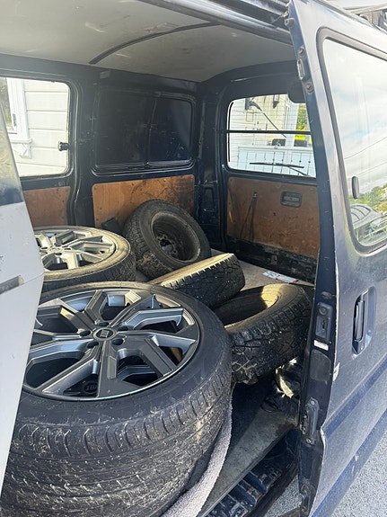 Toyota HiAce 7 of 7