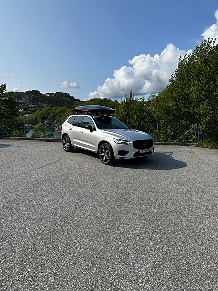 Volvo XC60 2 of 5