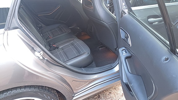 Mercedes-Benz CLA200 d 11 of 30