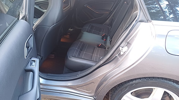 Mercedes-Benz CLA200 d 10 of 30