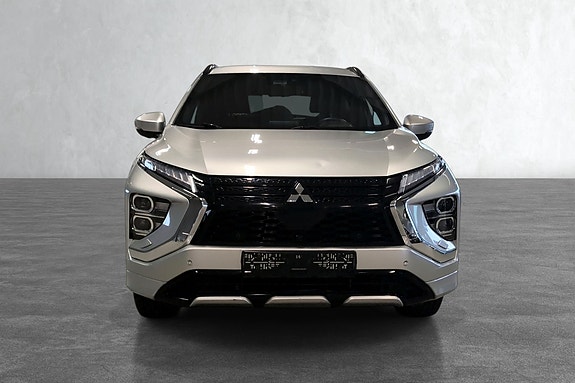 Denne fine Mitsubishi Eclipse Cross'en kan bli din for kun kr 1931,- pr mnd med 134.950,- i egenkapital. Løpetid 10 år.