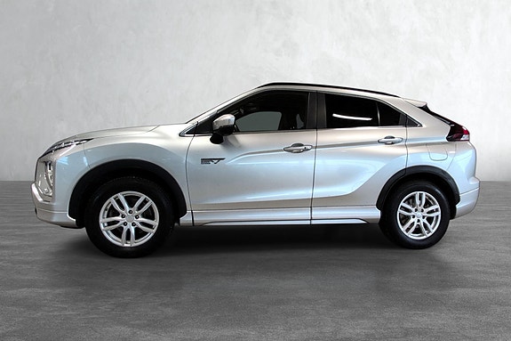 Denne fine Mitsubishi Eclipse Cross'en kan bli din for kun kr 2465,- pr mnd med 94.465,- i egenkapital. Løpetid 10 år.