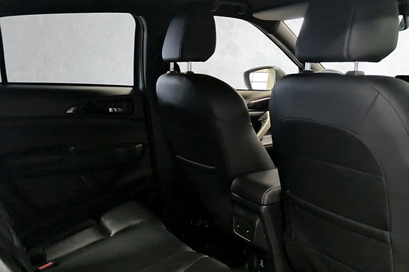 God benplass både foran og bak – praktisk familiebil i kompakt SUV‑format.