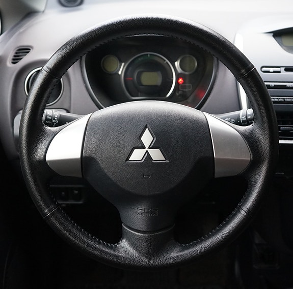 Mitsubishi i-Miev 27 of 30