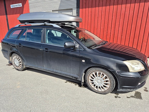 Toyota Avensis 5 of 5