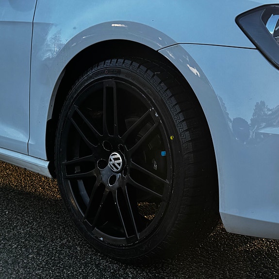 Volkswagen Golf VII 12 of 30