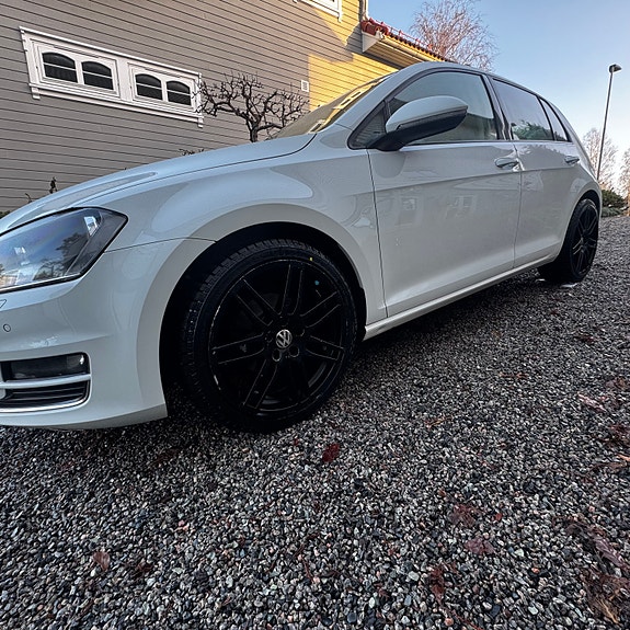 Volkswagen Golf VII 15 of 30