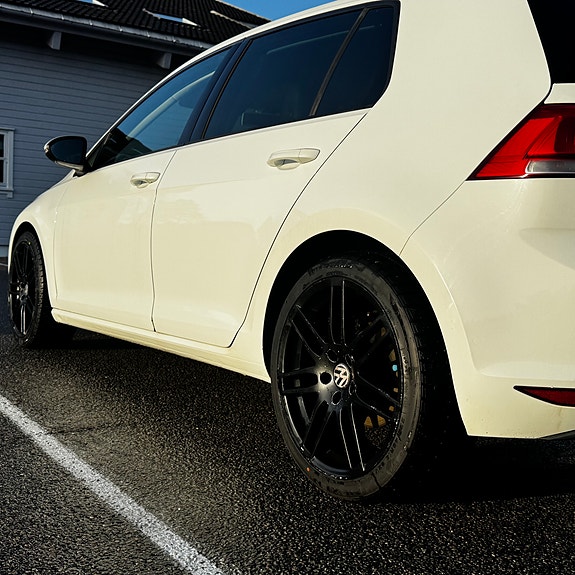 Volkswagen Golf VII 4 of 30
