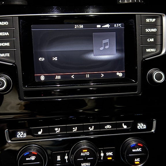 Volkswagen Golf VII 28 of 30