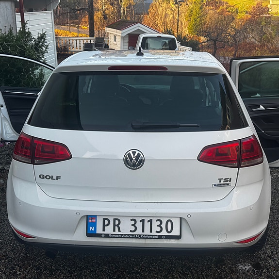 Volkswagen Golf VII 17 of 30