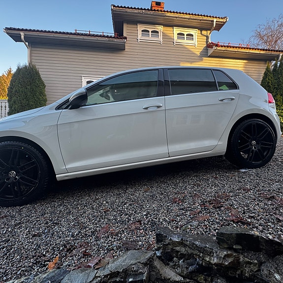 Volkswagen Golf VII 14 of 30