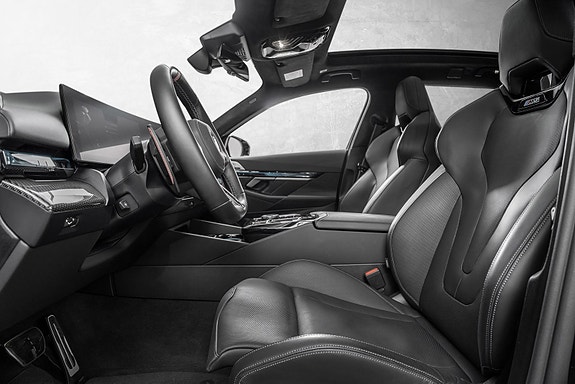 BMW M5 2 of 5