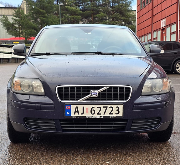 Volvo S40 11 of 25